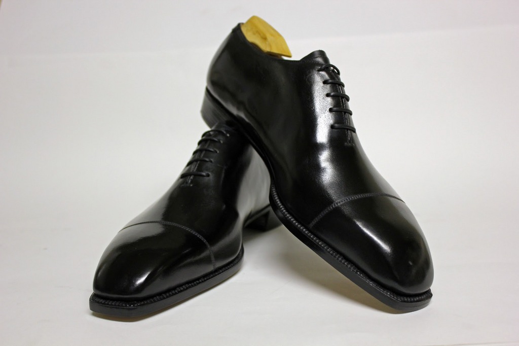 Whole cut with stitched cap toe1.jpg